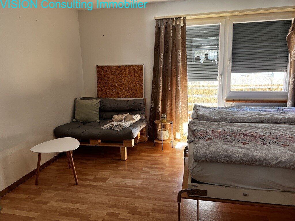 Vielseitiges Schlafzimmer mit flexibler Raumnutzung und Terrassenzugang Vielseitiges Schlafzimmer mit flexibler Raumnutzung und Terrassenzugang